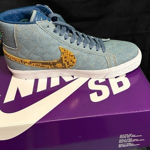 NEW Nike SB Zoom x Supreme Blazers sz 10